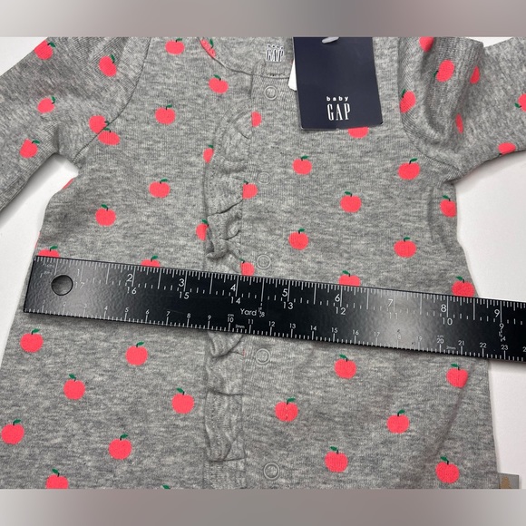 Baby Gap Apple Ruffled Onesie 0-3mth NWT - Picture 5 of 7